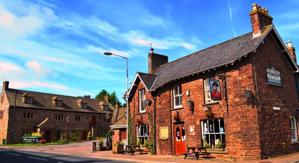 The George Inn & Millingbrook Lodge Ltd Lydney Exterior photo